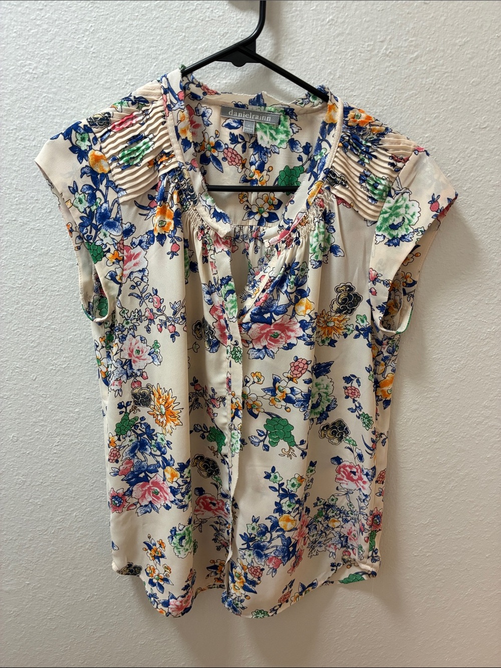 Daniel Rainn Cream Floral Cap Sleeve Blouse with Pleated Shoulders